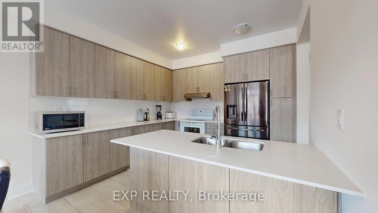 19 Meadow Vista Crescent, East Gwillimbury, Ontario  L9N 0T4 - Photo 7 - N12873040