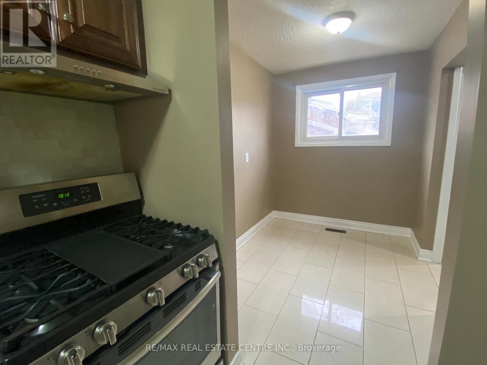 17 - 2755 Windwood Drive, Mississauga, Ontario  L5N 2C8 - Photo 18 - W12852650