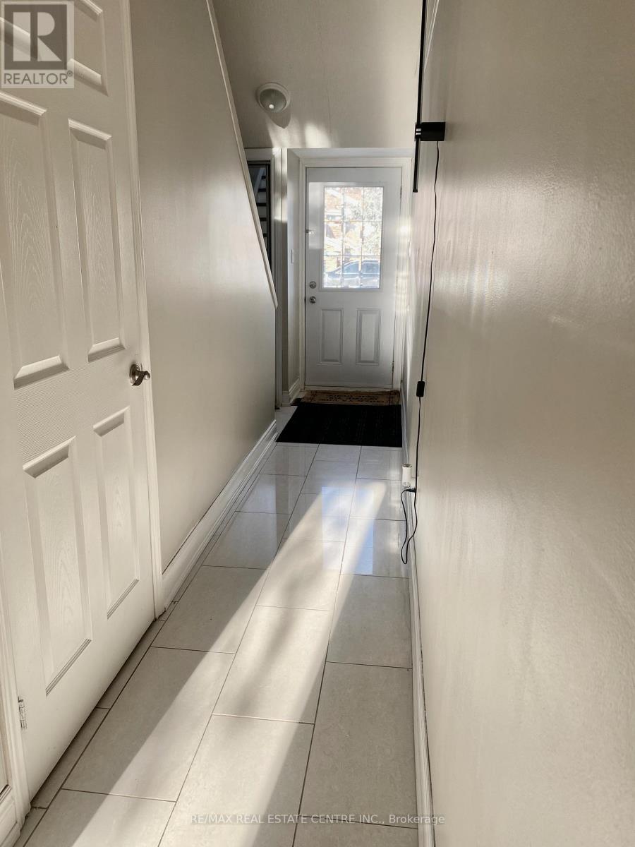 17 - 2755 Windwood Drive, Mississauga, Ontario  L5N 2C8 - Photo 9 - W12852650