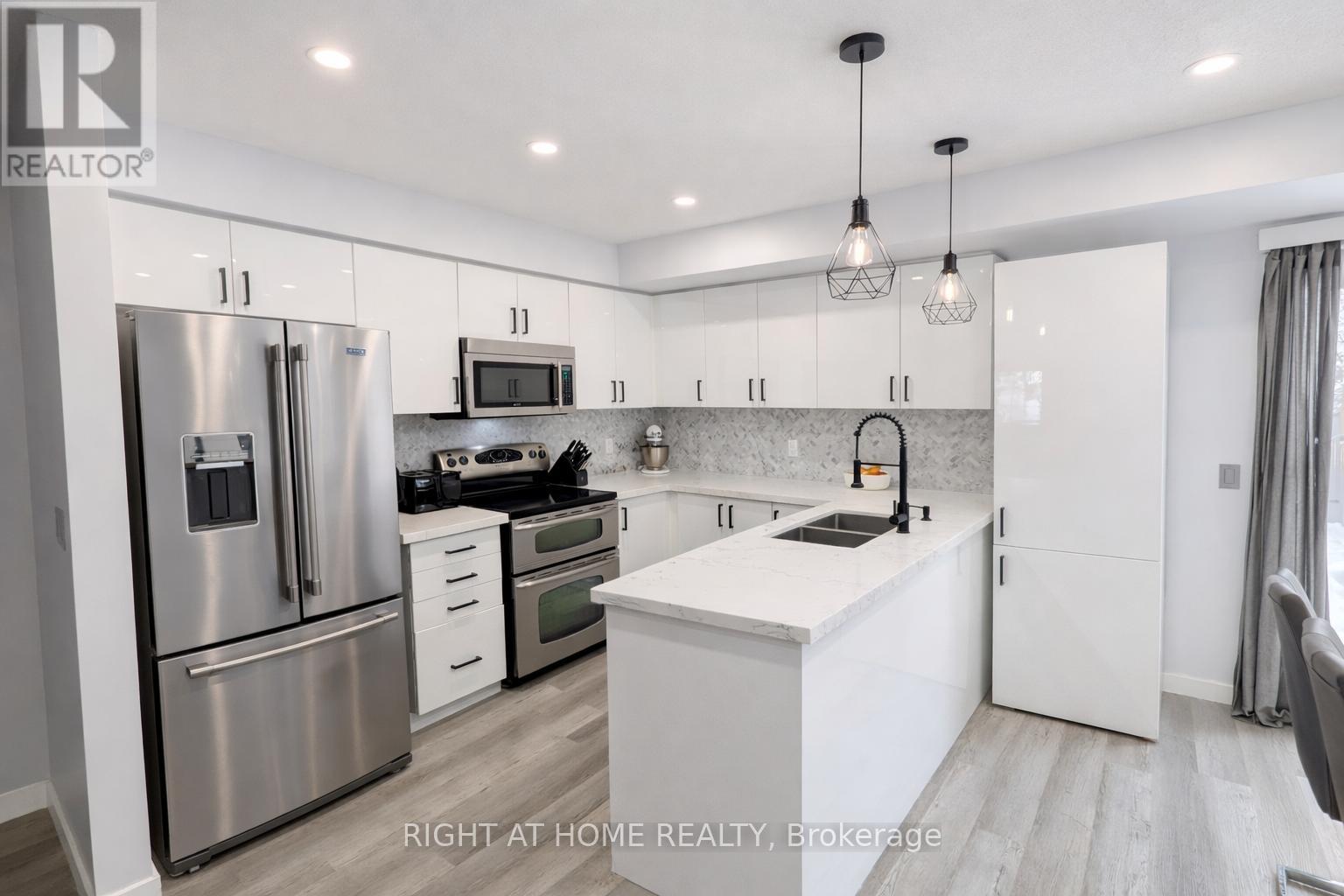 5 Michelle Drive, Orillia, Ontario  L3V 0B3 - Photo 3 - S12872962