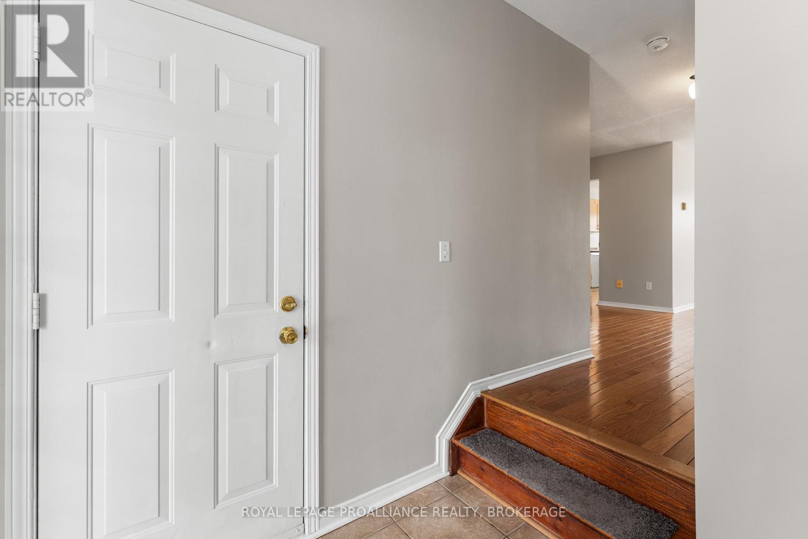 397 Malabar Drive, Kingston (East Gardiners Rd), Ontario  K7M 8X1 - Photo 5 - X12872940