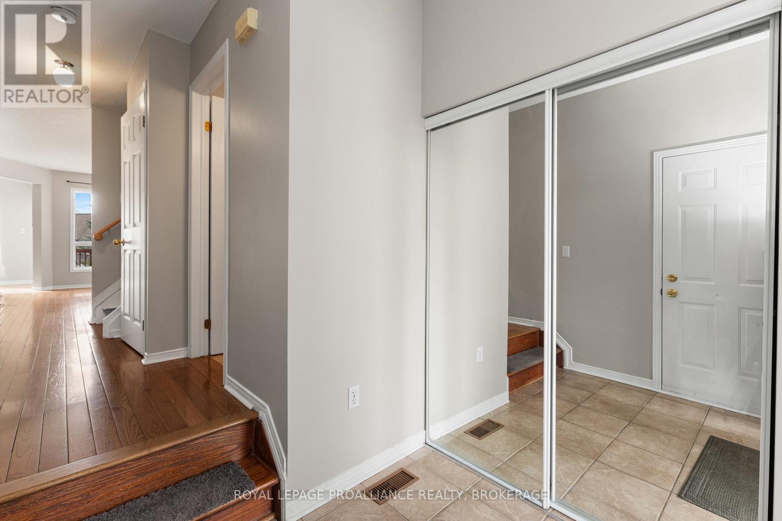 397 Malabar Drive, Kingston (East Gardiners Rd), Ontario  K7M 8X1 - Photo 6 - X12872940