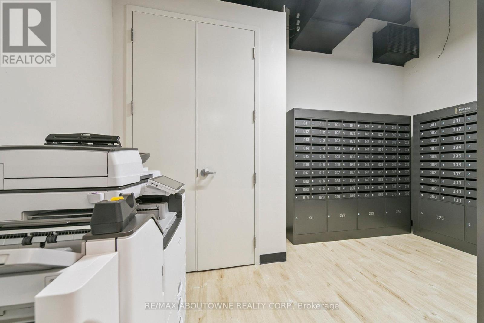 211-A - 320 Matheson Boulevard W, Mississauga, Ontario  L5R 0H2 - Photo 26 - W12872934