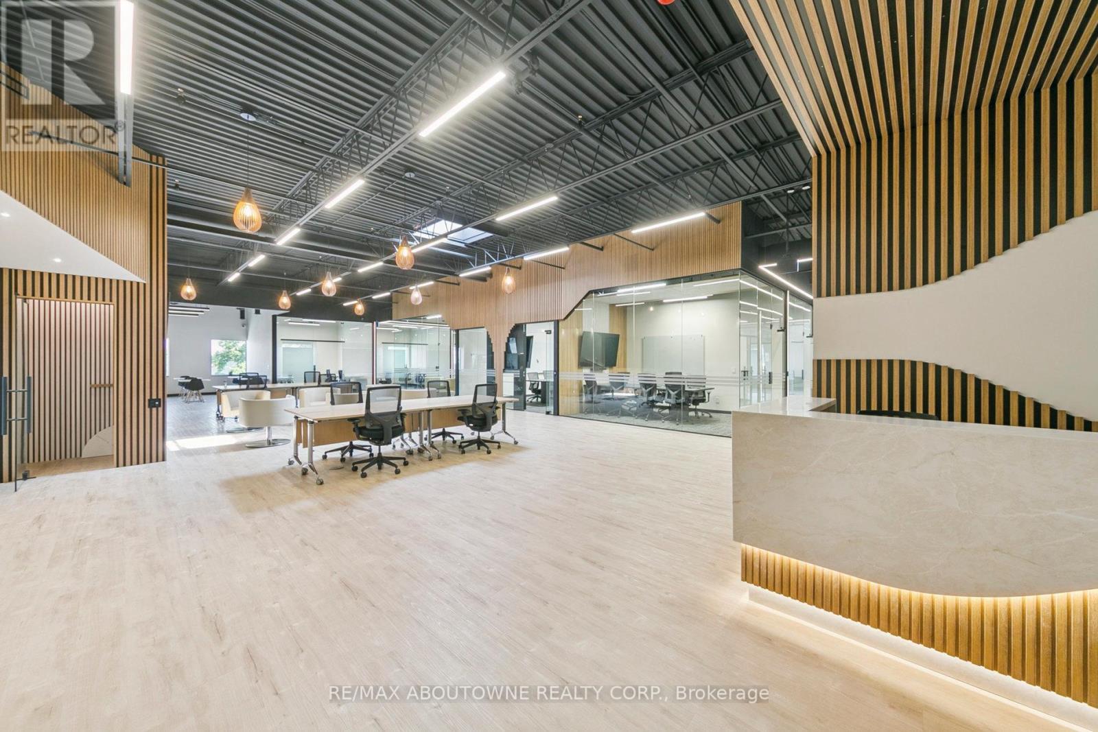 211-A - 320 Matheson Boulevard W, Mississauga, Ontario  L5R 0H2 - Photo 4 - W12872934