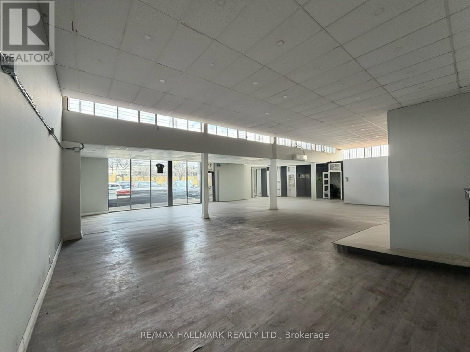 2 - 1101 Finch Avenue W, Toronto, Ontario  M3J 2C9 - Photo 2 - W12872950