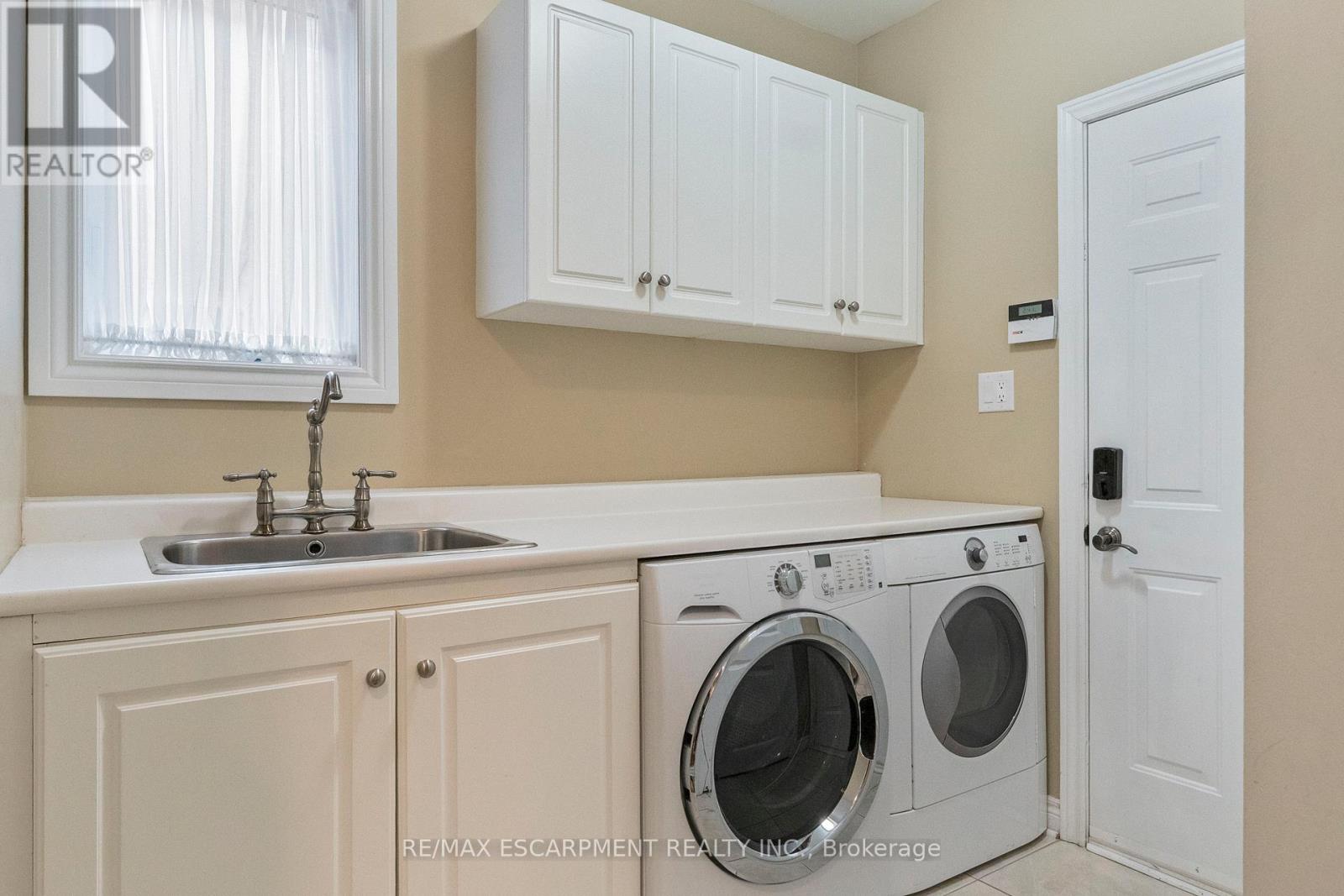 3402 Buena Vista Court, Oakville, Ontario  L6L 6W6 - Photo 22 - W12872960