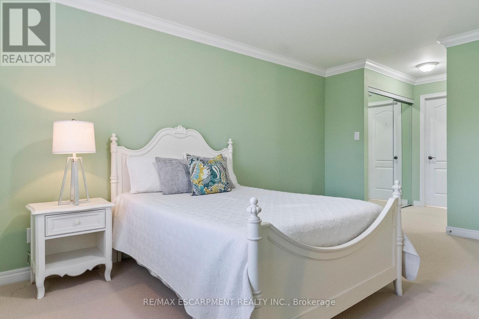 3402 Buena Vista Court, Oakville, Ontario  L6L 6W6 - Photo 36 - W12872960