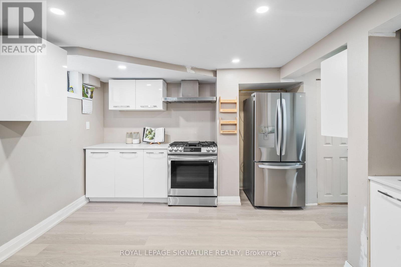 216 Folkstone Crescent, Brampton, Ontario  L6T 3N6 - Photo 21 - W12872980