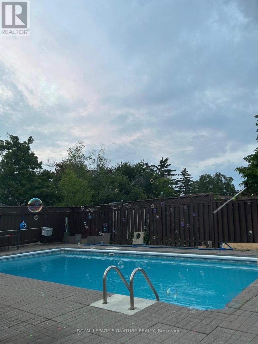 216 Folkstone Crescent, Brampton, Ontario  L6T 3N6 - Photo 31 - W12872980