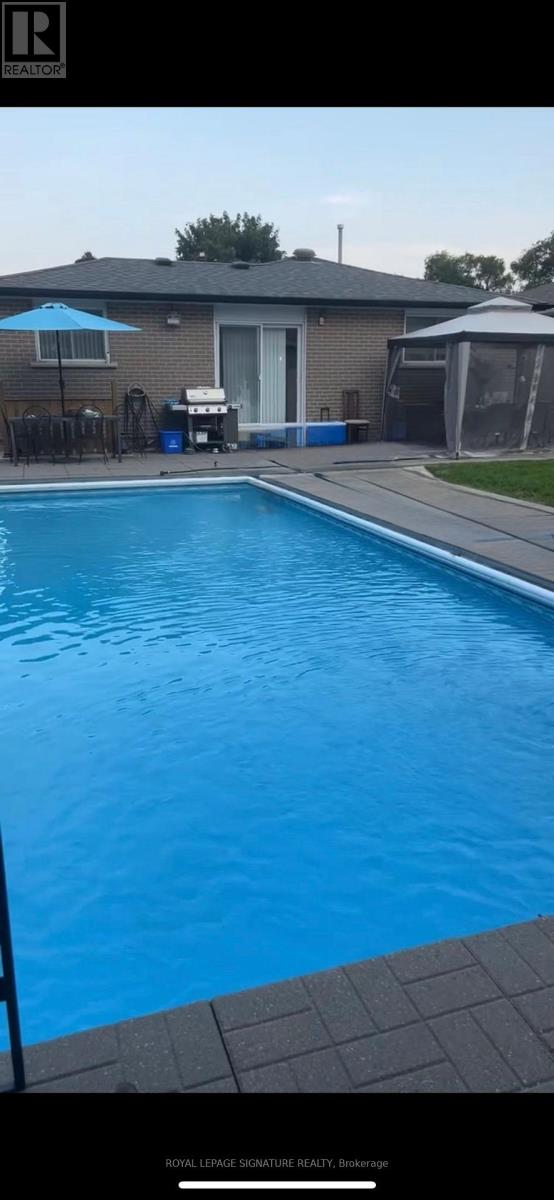 216 Folkstone Crescent, Brampton, Ontario  L6T 3N6 - Photo 32 - W12872980