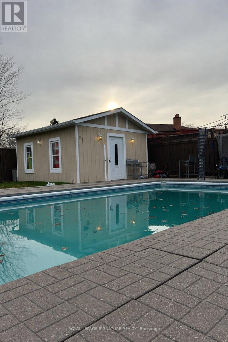 216 Folkstone Crescent, Brampton, Ontario  L6T 3N6 - Photo 35 - W12872980