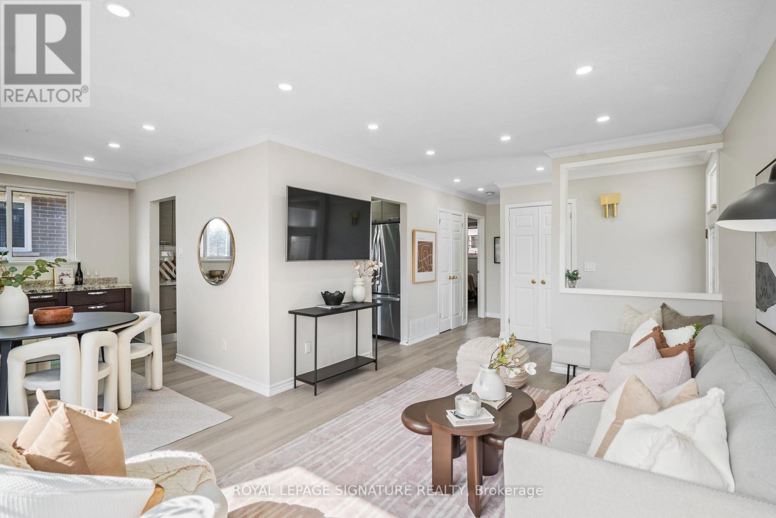 216 Folkstone Crescent, Brampton, Ontario  L6T 3N6 - Photo 9 - W12872980