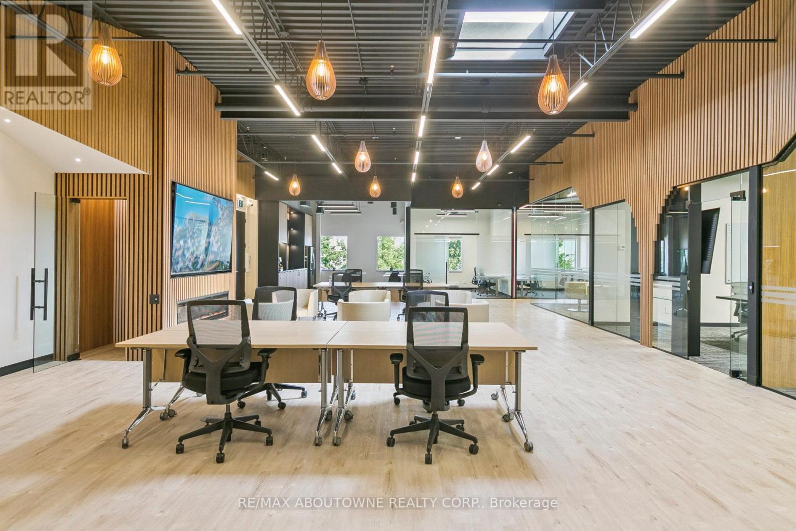 211-C - 320 Matheson Boulevard W, Mississauga, Ontario  L5R 0H2 - Photo 6 - W12872982