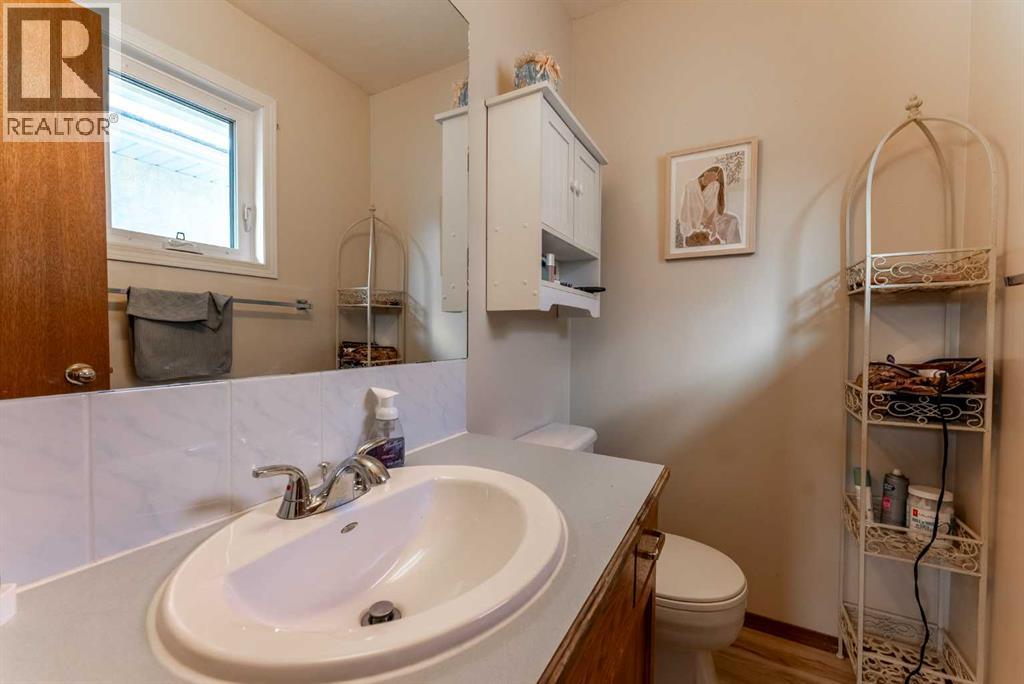 198 Mt Blakiston Road W, Lethbridge, Alberta  T1K 6M5 - Photo 28 - A2290960