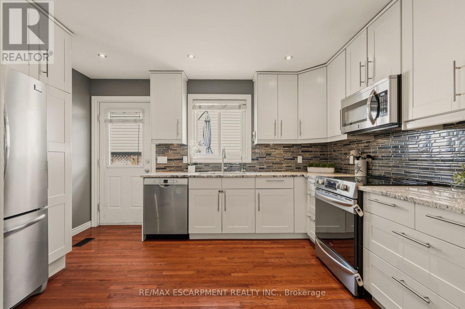 44 Marion Street, Hamilton, Ontario  L0R 1W0 - Photo 11 - X12872932