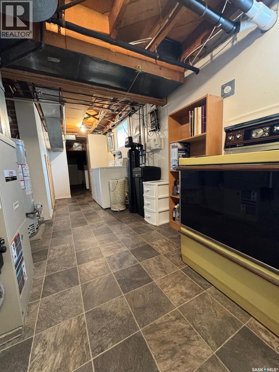 1082 113th Street, North Battleford, Saskatchewan  S9A 2M1 - Photo 21 - SK030202