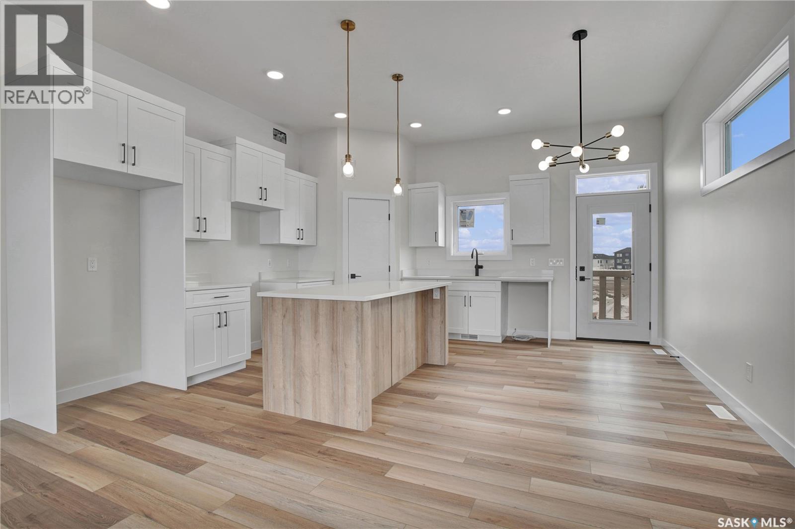 220 Veterans Drive, Warman, Saskatchewan  S0K 4S3 - Photo 4 - SK030200