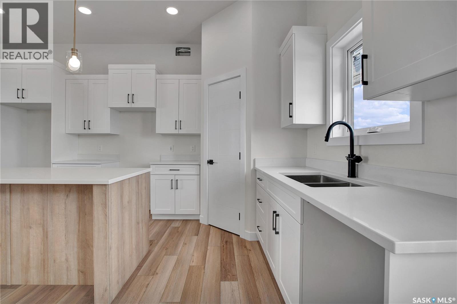 220 Veterans Drive, Warman, Saskatchewan  S0K 4S3 - Photo 6 - SK030200