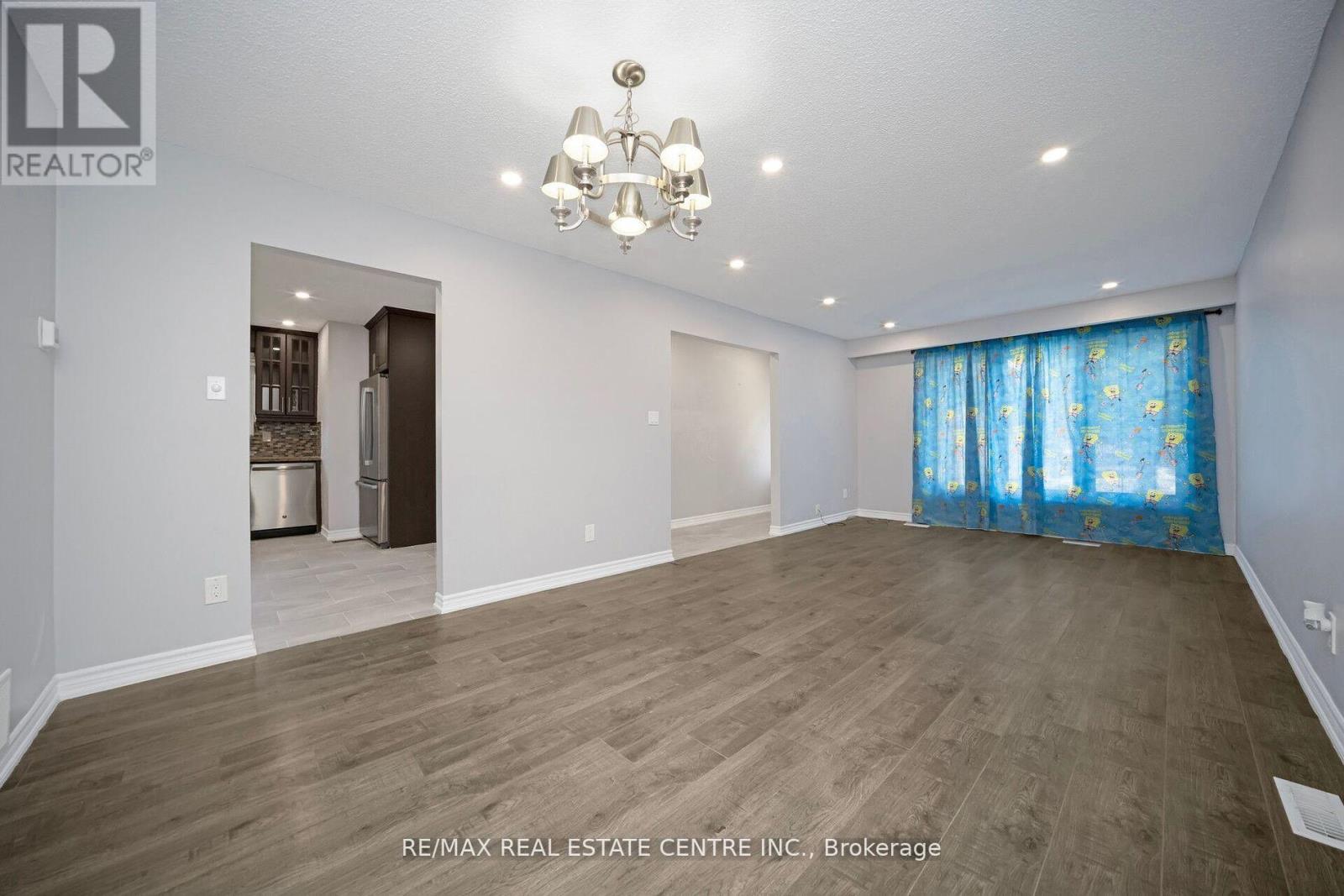 35 Madison Street, Brampton, Ontario  L6S 3C4 - Photo 11 - W12684310