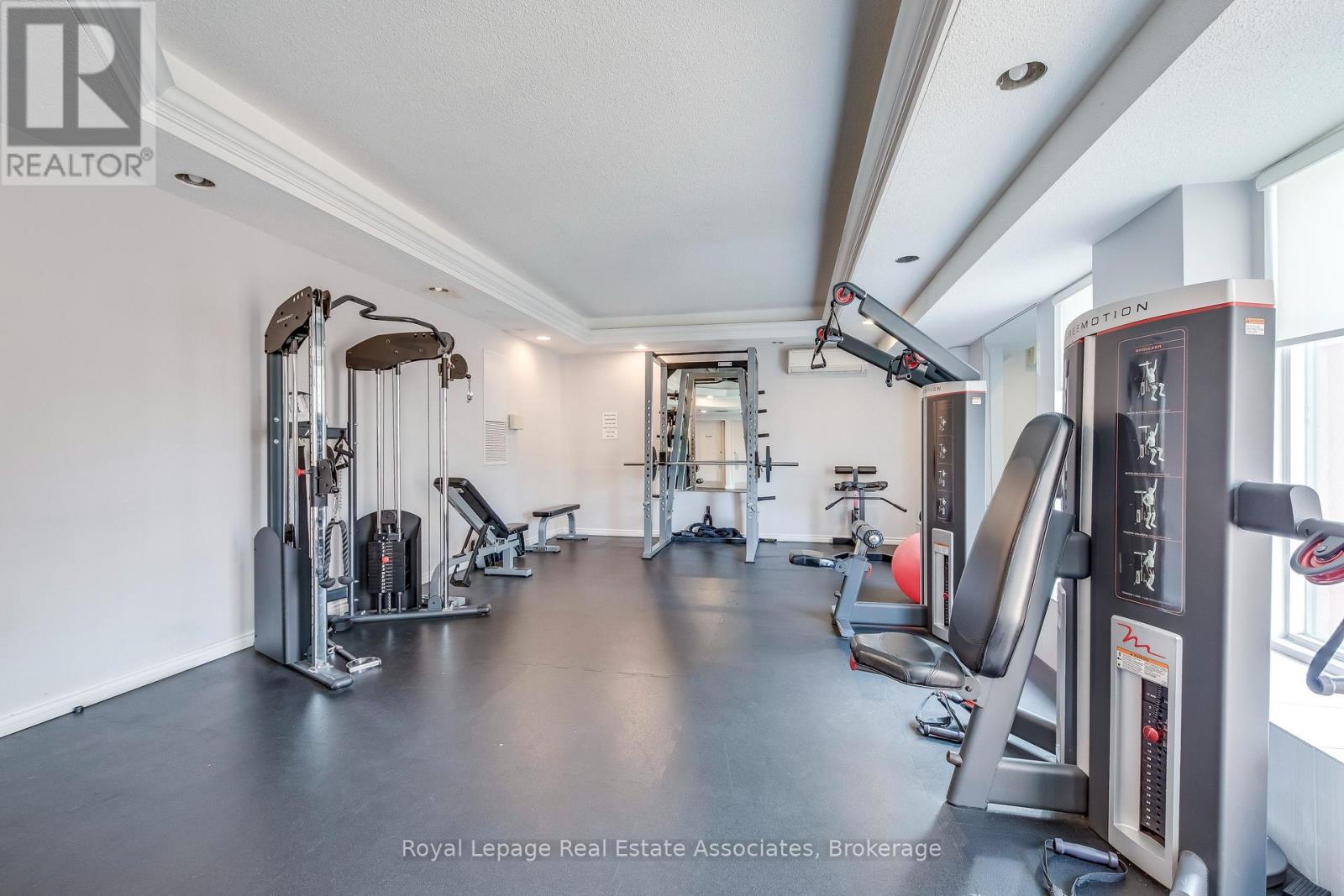 901 - 155 Hillcrest Avenue, Mississauga, Ontario  L5B 3Z2 - Photo 23 - W12807176