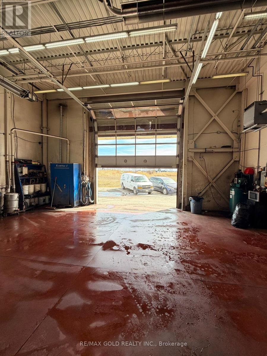 2 - 7091 Hurontario Street, Mississauga, Ontario  L5S 1Z8 - Photo 2 - W12872064