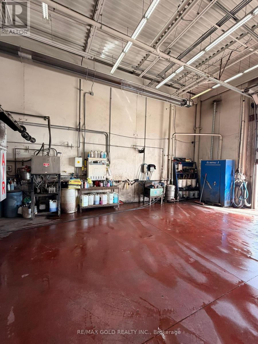 2 - 7091 Hurontario Street, Mississauga, Ontario  L5S 1Z8 - Photo 5 - W12872064