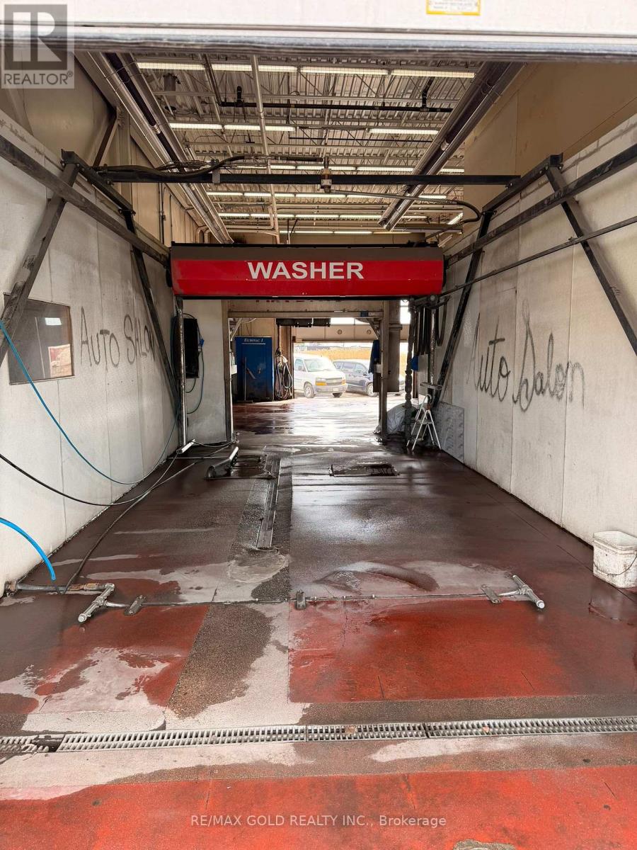 2 - 7091 Hurontario Street, Mississauga, Ontario  L5S 1Z8 - Photo 4 - W12872064