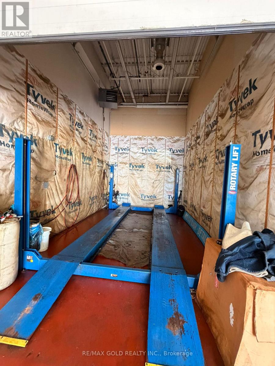 2 - 7091 Hurontario Street, Mississauga, Ontario  L5S 1Z8 - Photo 6 - W12872064