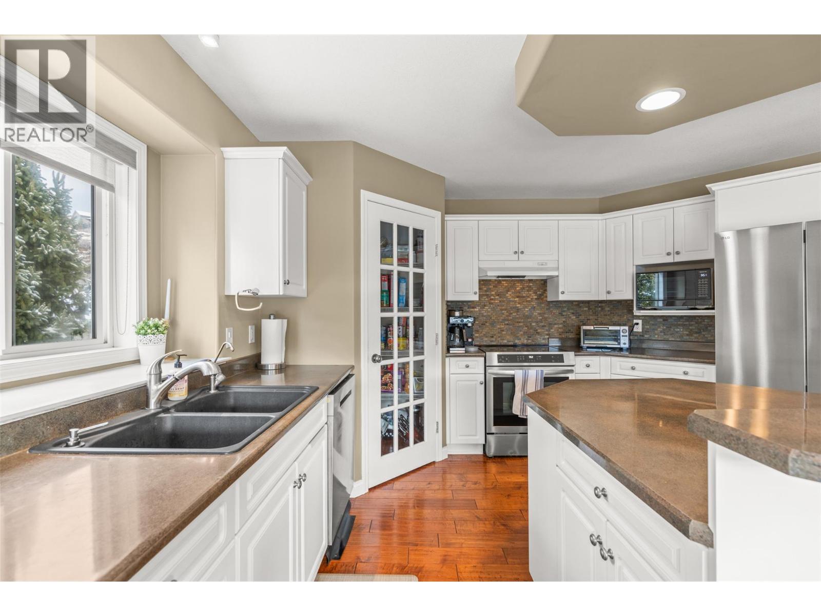 7044 Nakiska Drive, Vernon, British Columbia  V1B 3M5 - Photo 12 - 10377117