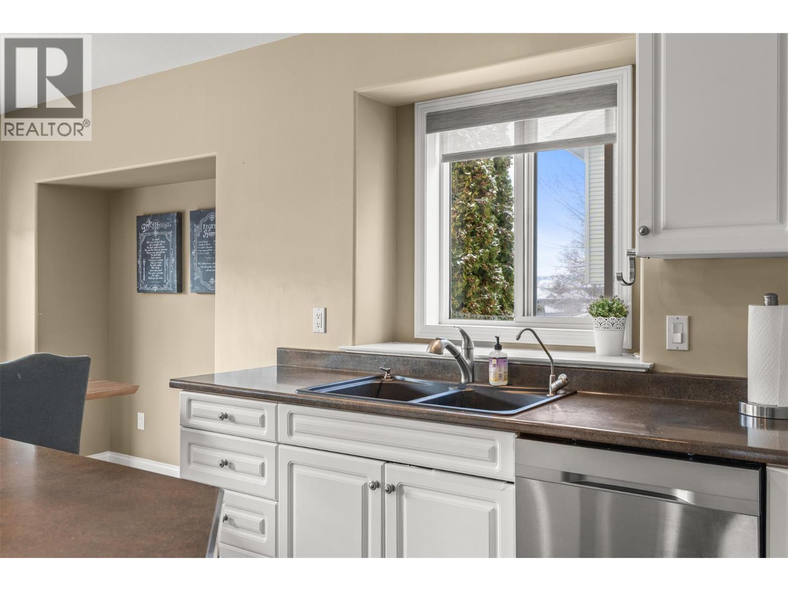 7044 Nakiska Drive, Vernon, British Columbia  V1B 3M5 - Photo 14 - 10377117