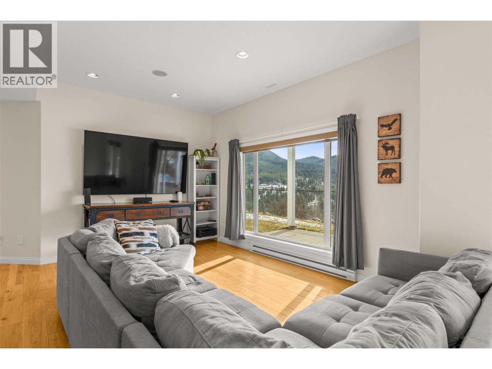 7044 Nakiska Drive, Vernon, British Columbia  V1B 3M5 - Photo 33 - 10377117