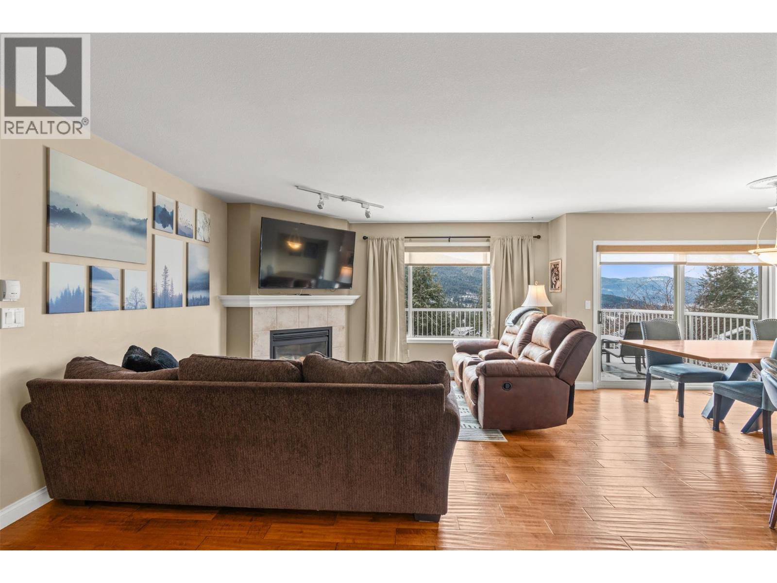 7044 Nakiska Drive, Vernon, British Columbia  V1B 3M5 - Photo 5 - 10377117