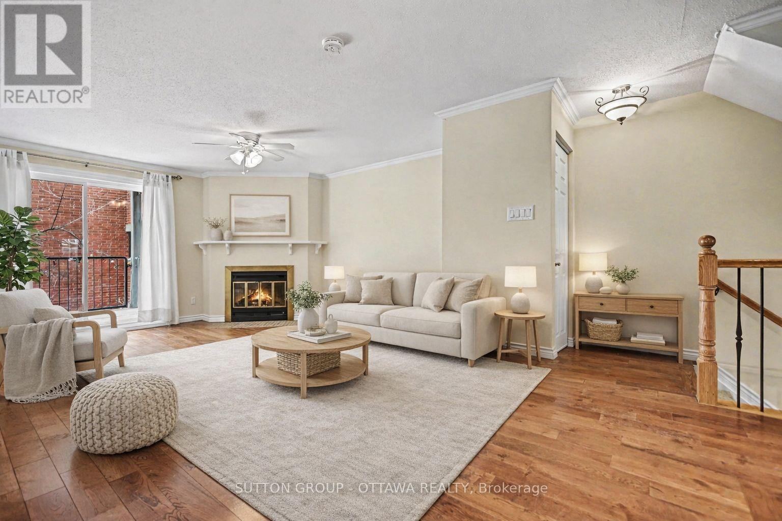 207 Mart Circle, Ottawa, Ontario  K1K 4K2 - Photo 5 - X12782652