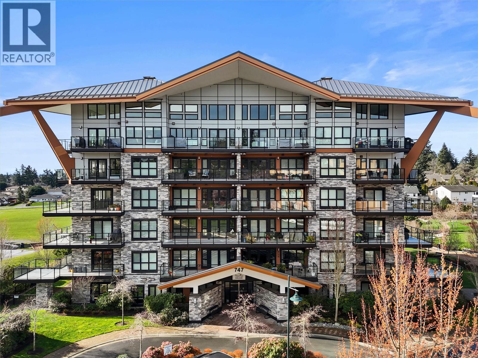 301 747 Travino Lane, Saanich, British Columbia  V8Z 0E4 - Photo 2 - 1026053