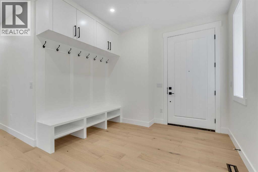 18 South Shore Road, Chestermere, Alberta  T1X 2Y4 - Photo 4 - A2290620