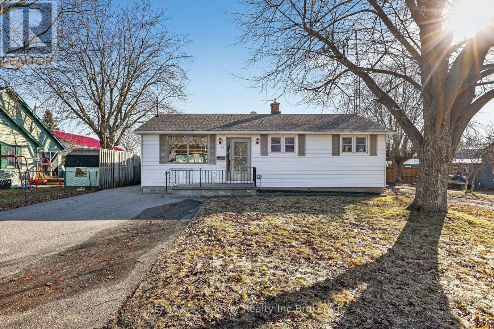 26 Ontario Street, Tillsonburg, Ontario  N4G 2V6 - Photo 1 - X12873078