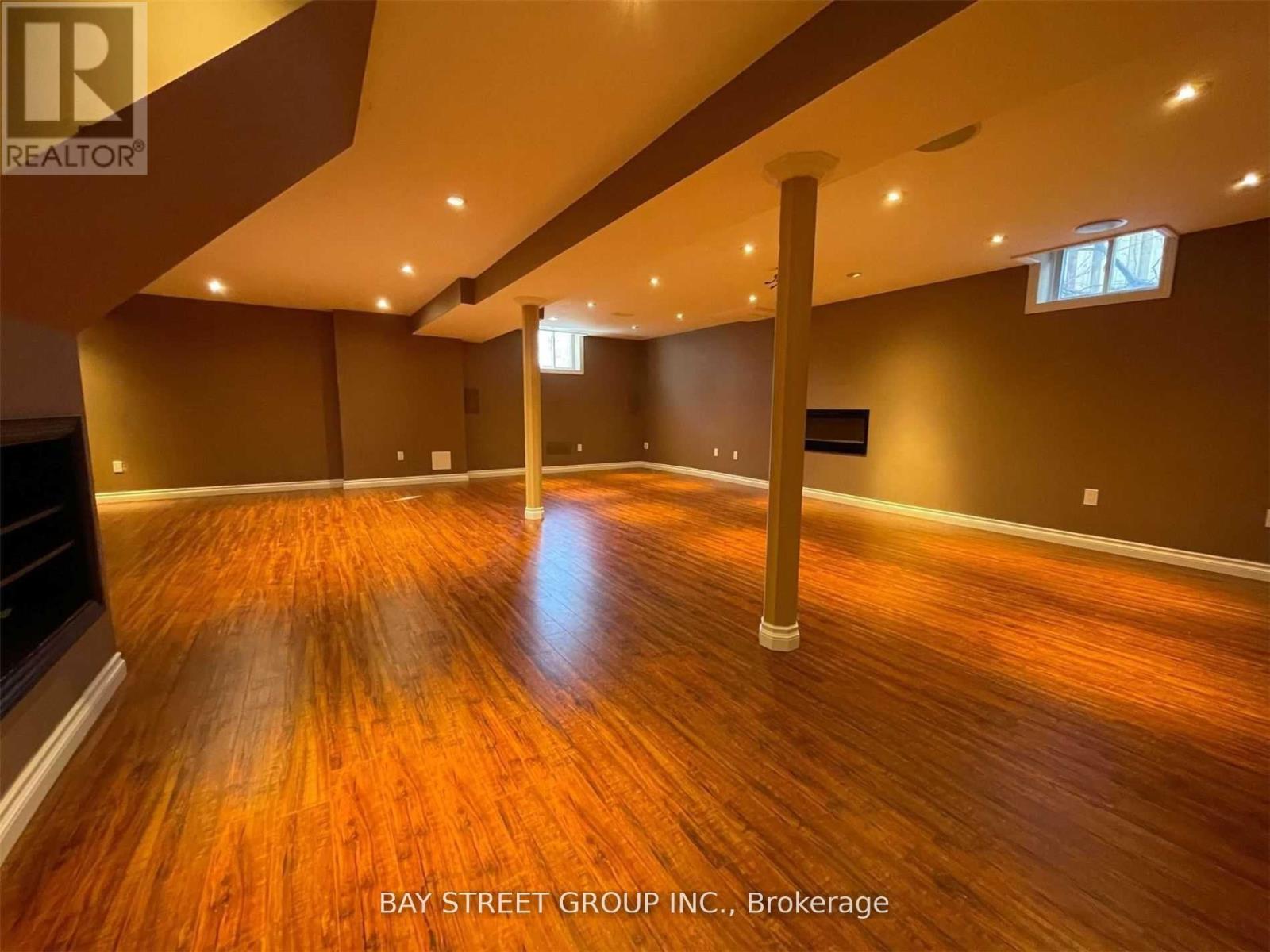 2079 Pineview Drive, Oakville, Ontario  L6H 5M5 - Photo 27 - W12751456