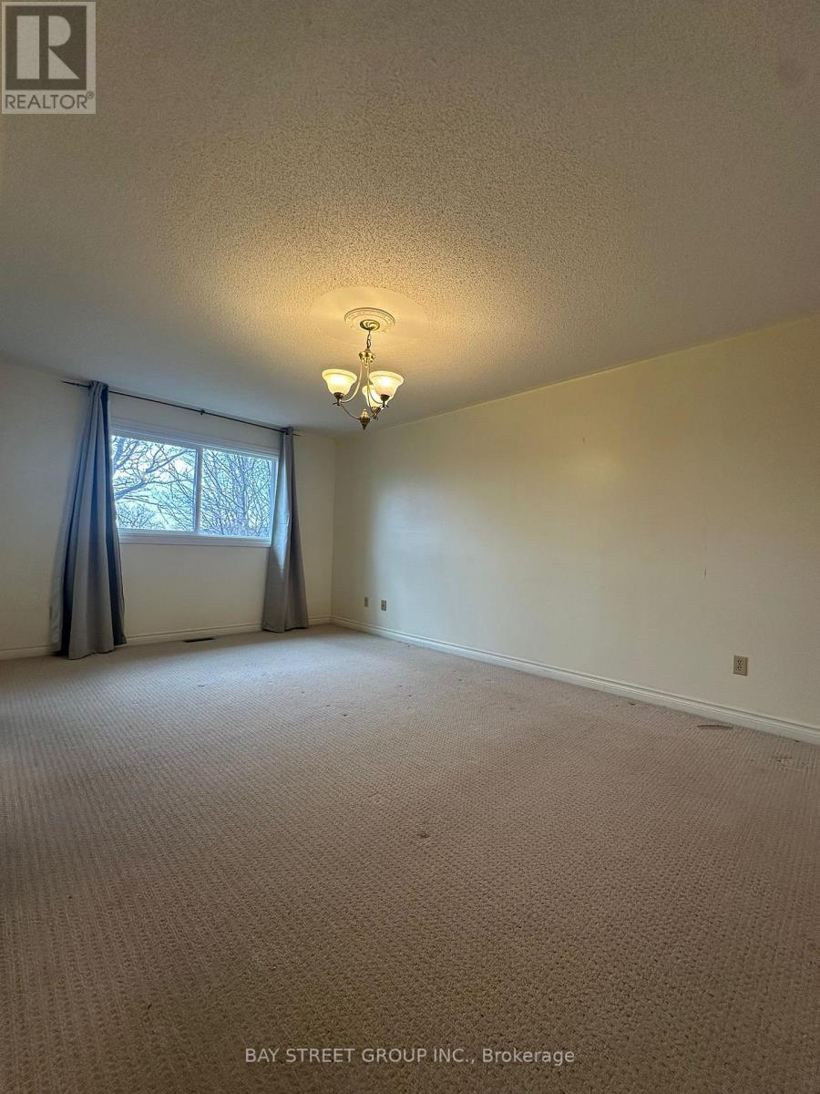 2079 Pineview Drive, Oakville, Ontario  L6H 5M5 - Photo 20 - W12751456