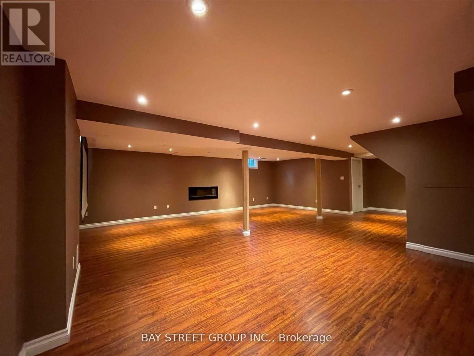 2079 Pineview Drive, Oakville, Ontario  L6H 5M5 - Photo 30 - W12751456