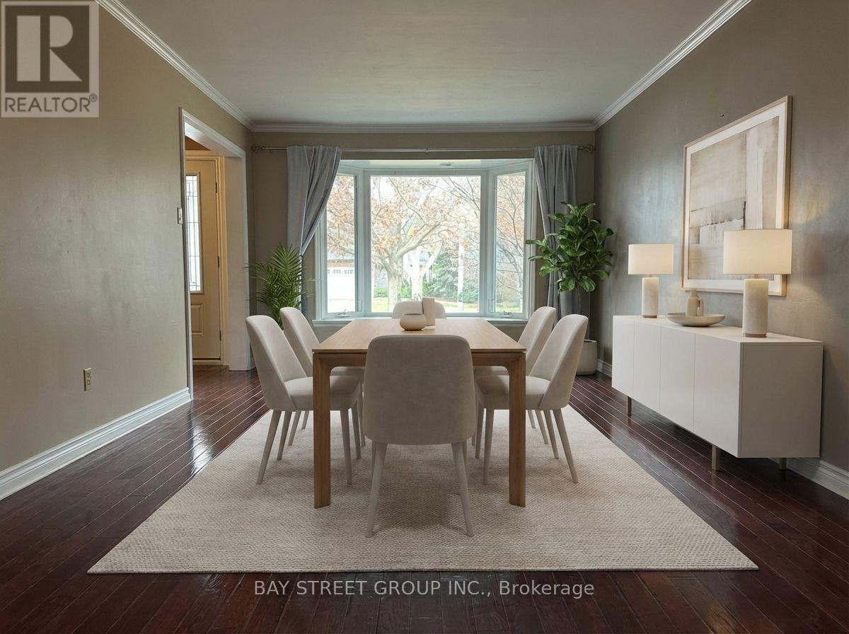 2079 Pineview Drive, Oakville, Ontario  L6H 5M5 - Photo 7 - W12751456