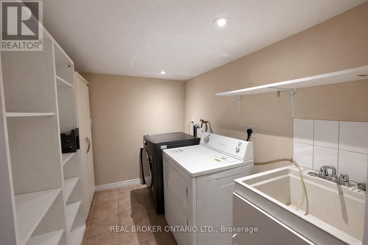 Lower - 1602 Coram Crescent, Mississauga, Ontario  L4X 1K9 - Photo 12 - W12809626