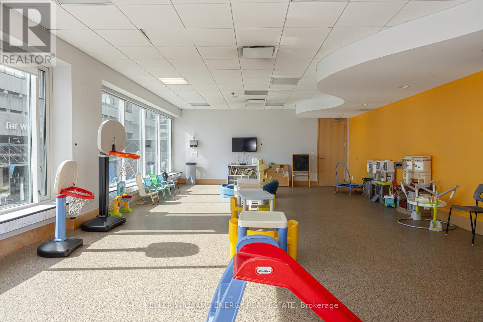 1604 - 10 Yonge Street, Toronto, Ontario  M5E 1R4 - Photo 34 - C12873048