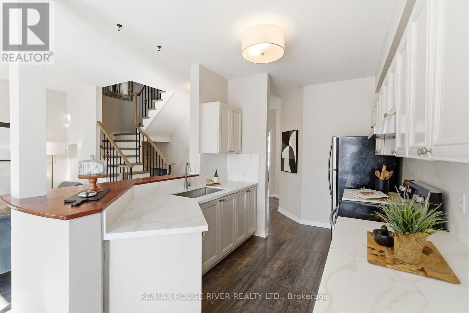 46 Sandford Crescent, Whitby, Ontario  L1R 2R9 - Photo 10 - E12873100