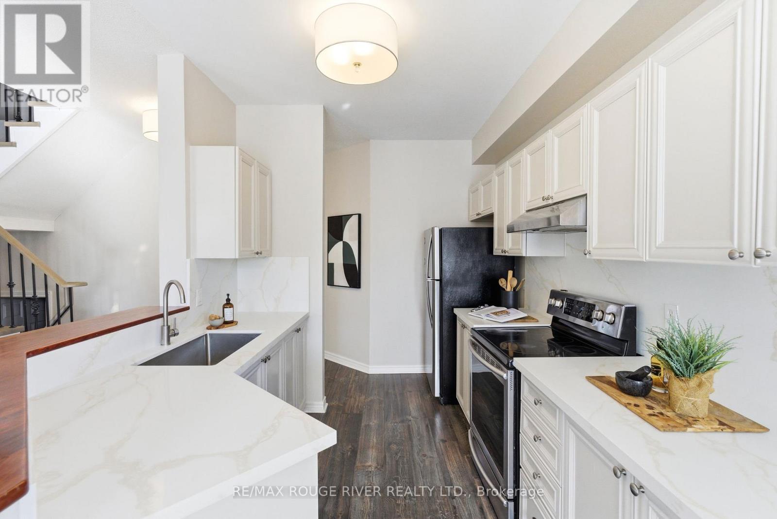 46 Sandford Crescent, Whitby, Ontario  L1R 2R9 - Photo 11 - E12873100