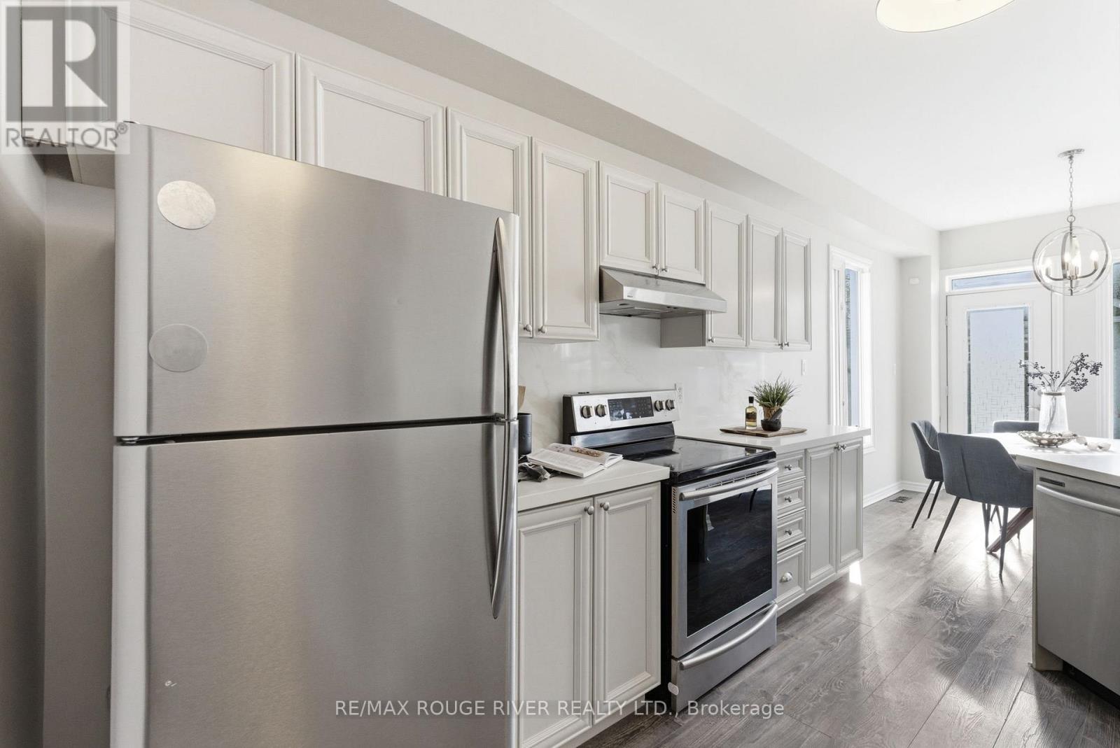 46 Sandford Crescent, Whitby, Ontario  L1R 2R9 - Photo 7 - E12873100