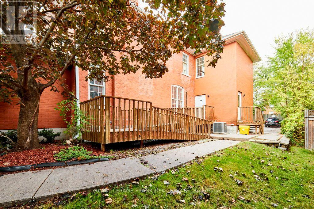 215 Simcoe Street N, Oshawa, Ontario  L1G 4T1 - Photo 10 - E12873118