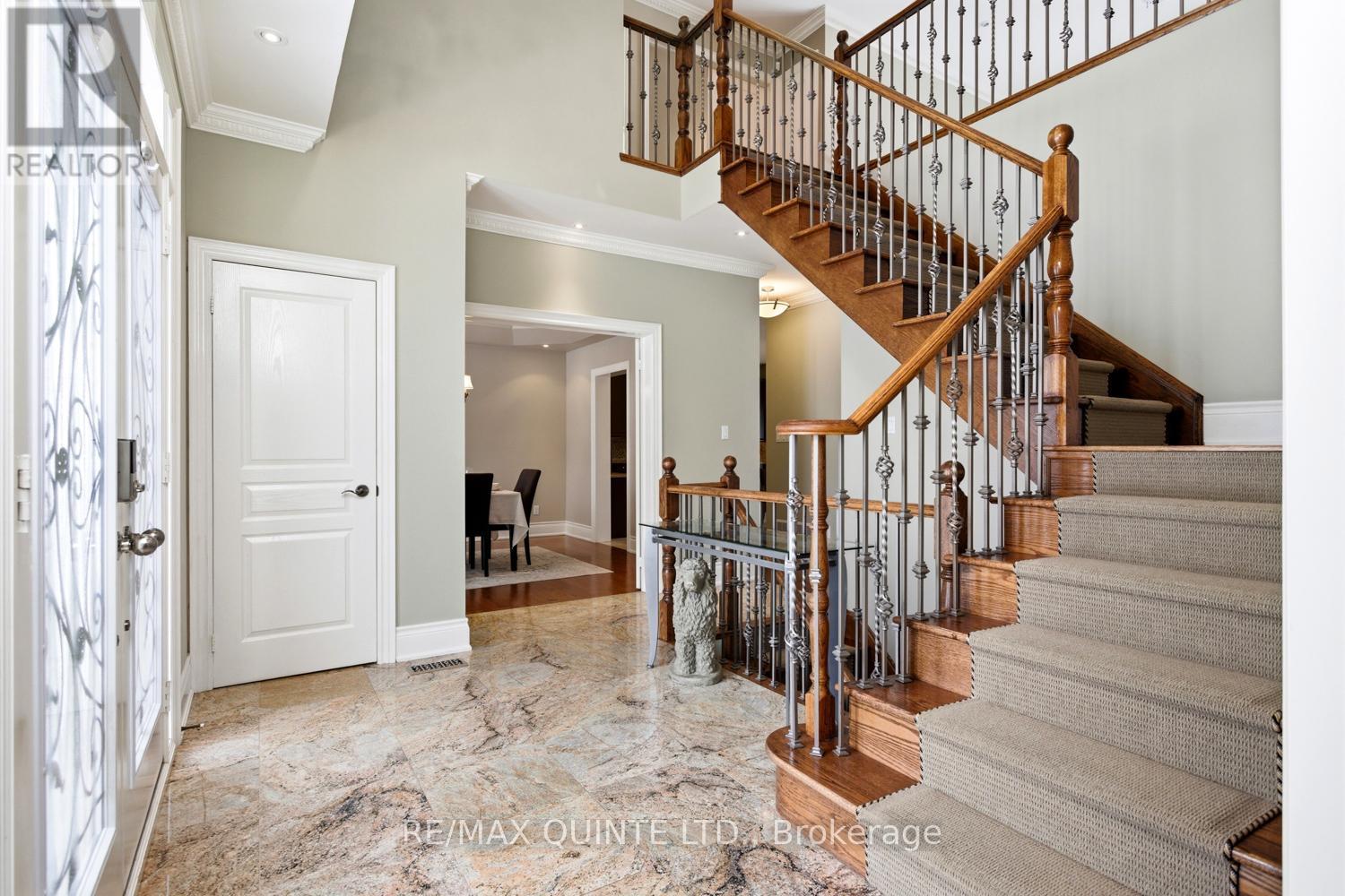 2 Treeview Avenue, Whitchurch-Stouffville, Ontario  L4A 1R1 - Photo 4 - N12873230