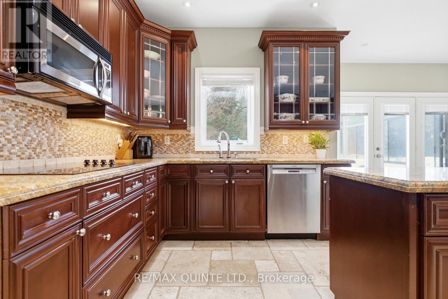 2 Treeview Avenue, Whitchurch-Stouffville, Ontario  L4A 1R1 - Photo 9 - N12873230