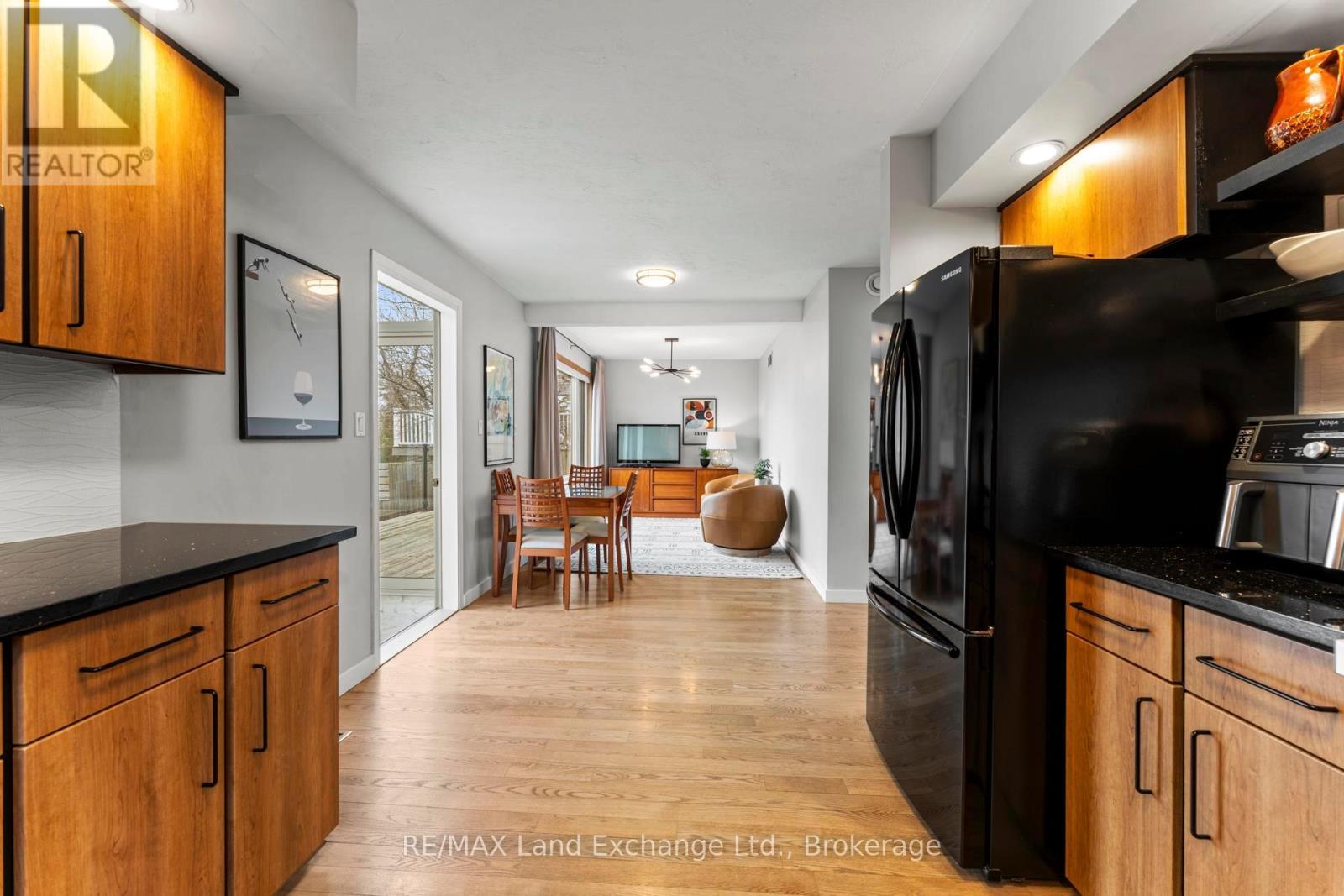 222 Penetangore Row, Kincardine, Ontario  N2Z 2P6 - Photo 12 - X12873110