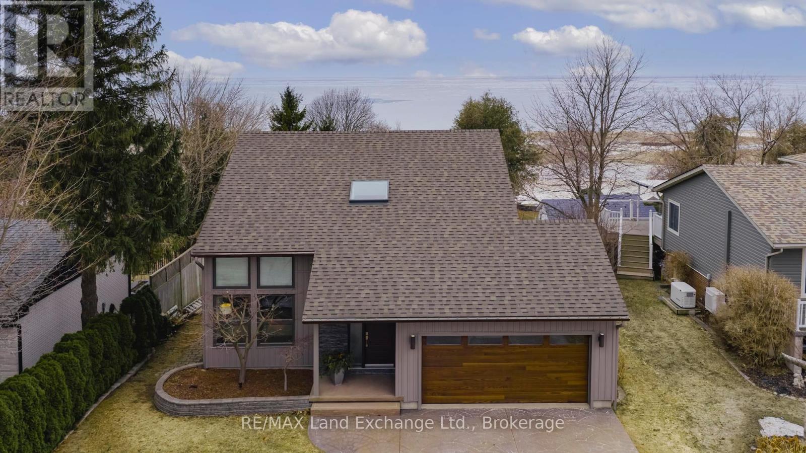 222 Penetangore Row, Kincardine, Ontario  N2Z 2P6 - Photo 2 - X12873110